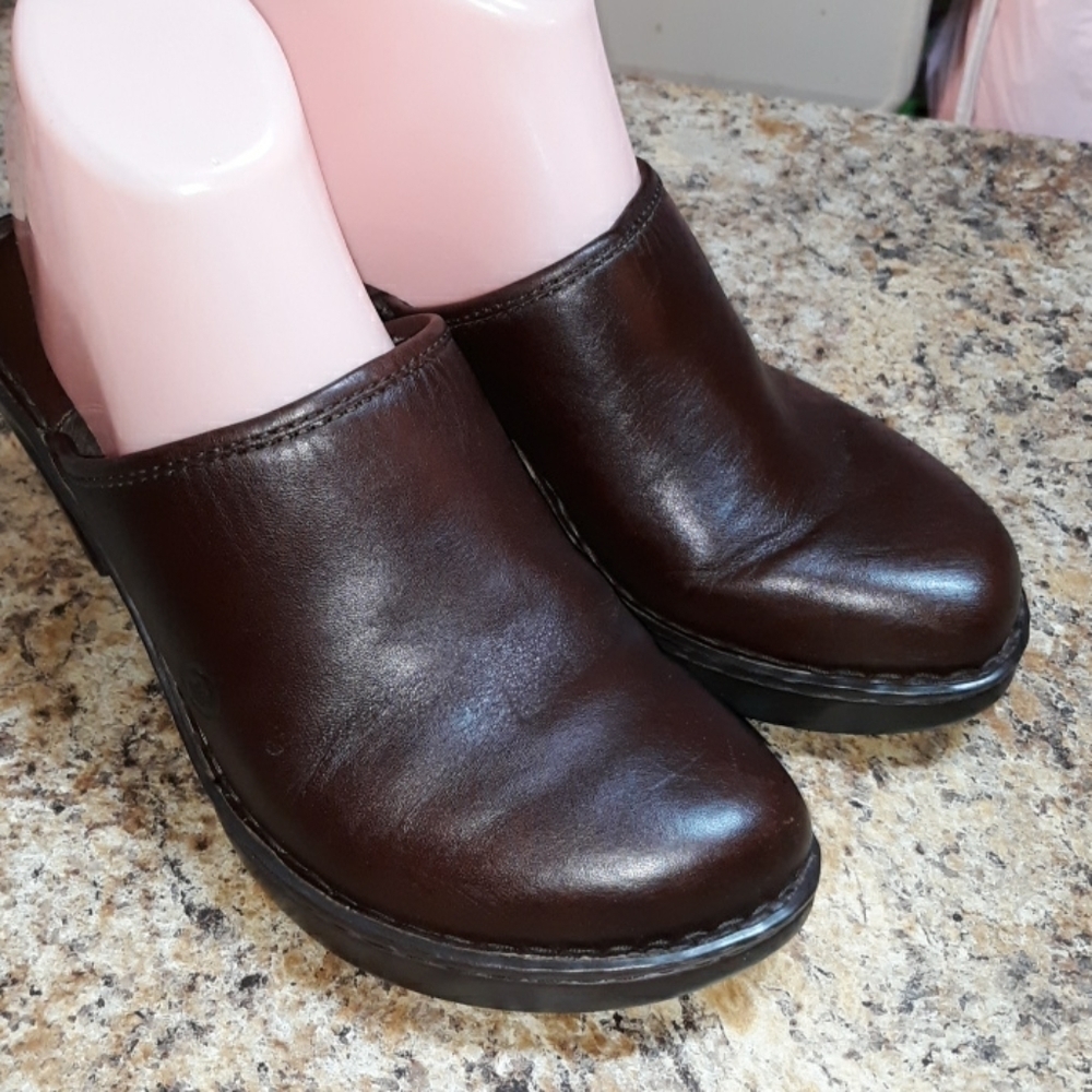 Born 8 brown heeled mules clogs nursing office